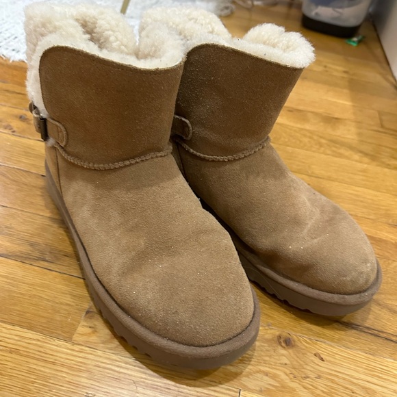 Uggs Mini 9 - Picture 4 of 4